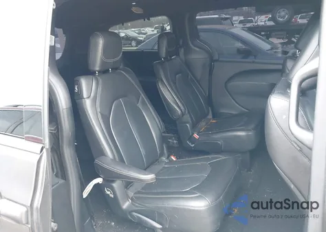 2018 Chrysler Pacifica Touring L из США, поврежденный, VIN 2C4RC1BG7JR164237